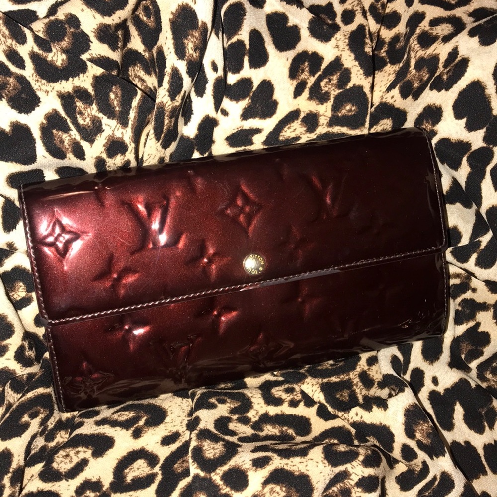 CERTIFIED AUTHLV Amarante Mono.Vernis Sarah Wallet
